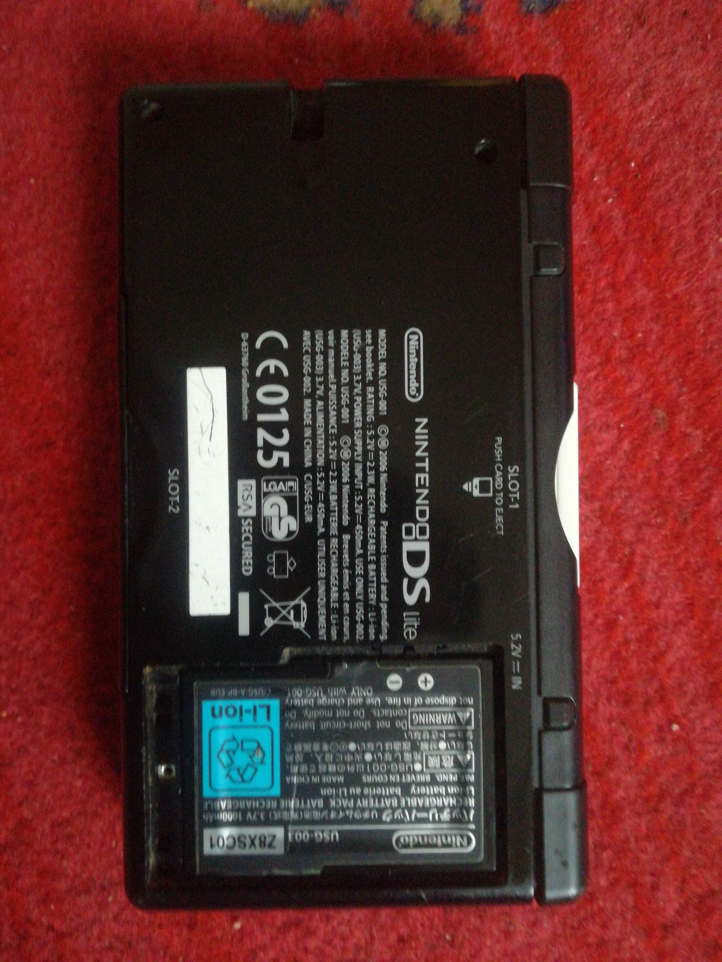 Nintendo DS Lite+флеш-карта (R4) + игра NFS+зарядка предлагайте цену