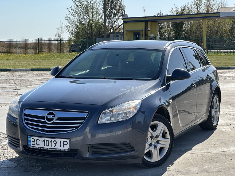 Opel Insignia 2010 год. 2.0 турбо дизель 6 ступка