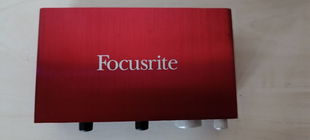 Аудиокарта focusrite scarlett 2i2 2nd gen