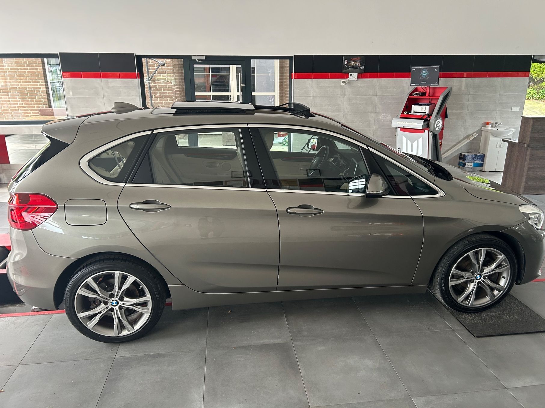 BMW Seria 2 2.0kat 194km / Automat / Xenon / navi