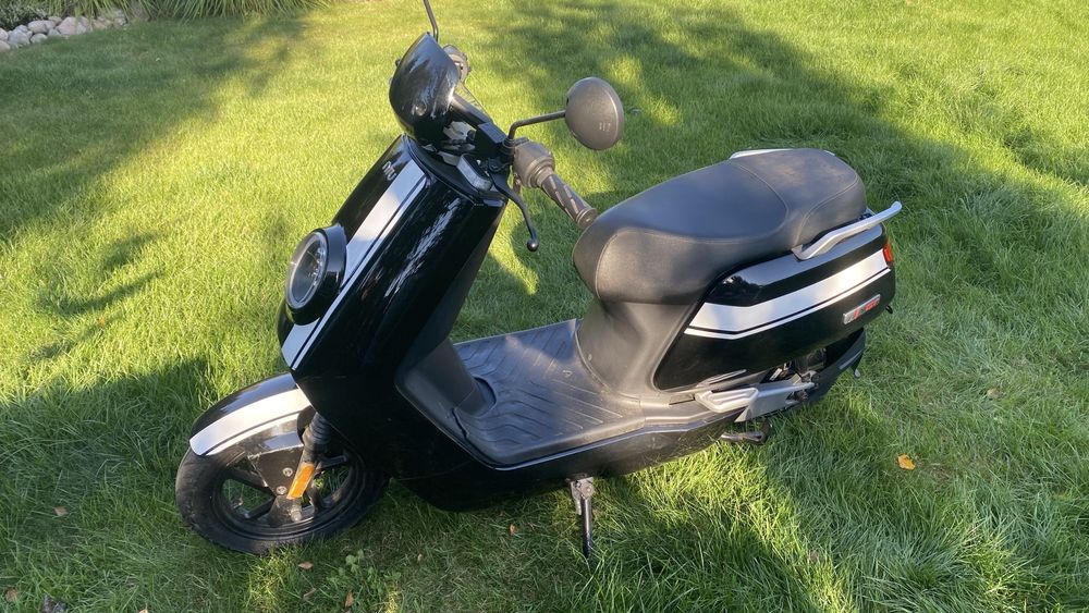 Skuter elektryczny niu GT