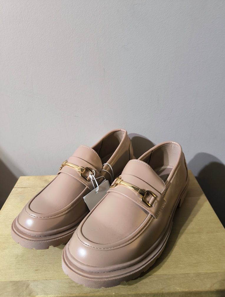 Loafersy mokasyny lordsy ze sprzączką na grubej podeszwie Reserved 39