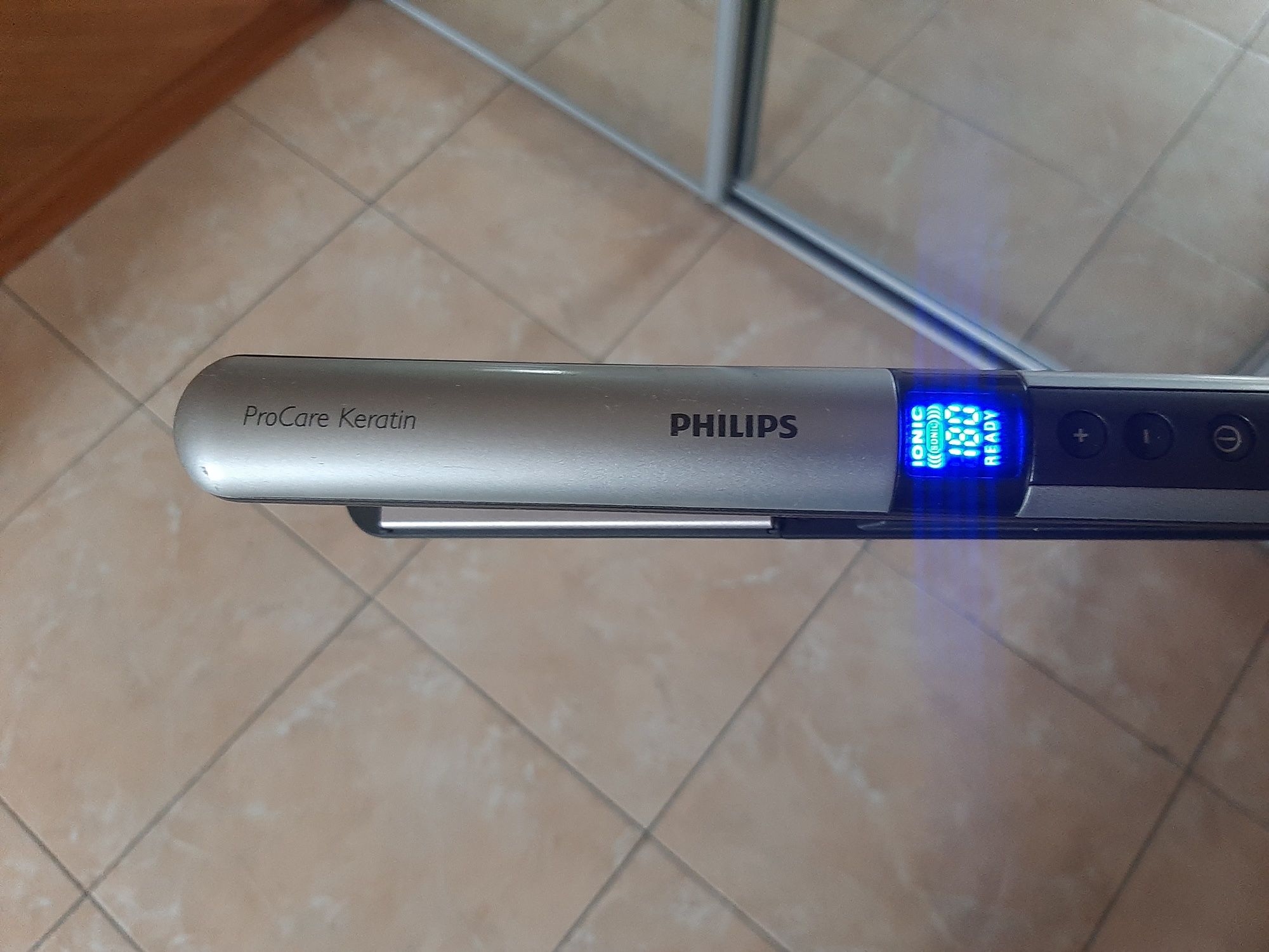 Выпрямитель волос-утюжок-плойка Philips procare keratin