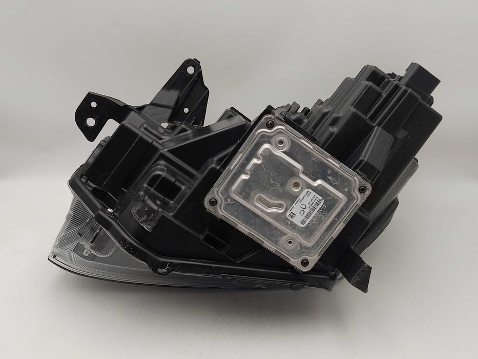 VW AMAROK 2 II 22- Lampa Przednia Prawa Reflektor Full LED IQ EUROPA