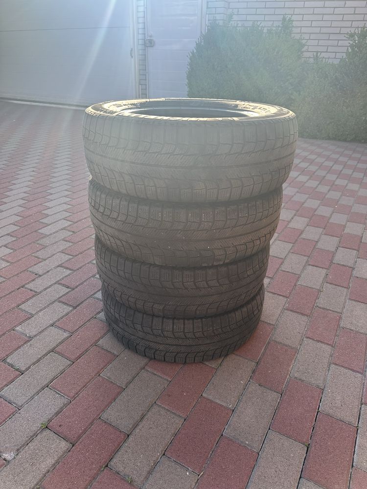 Продам компект резины 185/70/14 Michelin