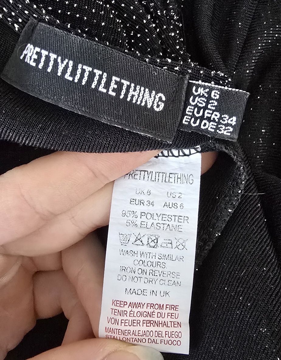Czarna błyszcząca mini sukienka dopasowana PrettyLittleThing XS/S