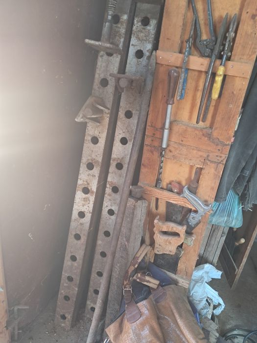 Продам тиски три штуки по 1 м 50 см