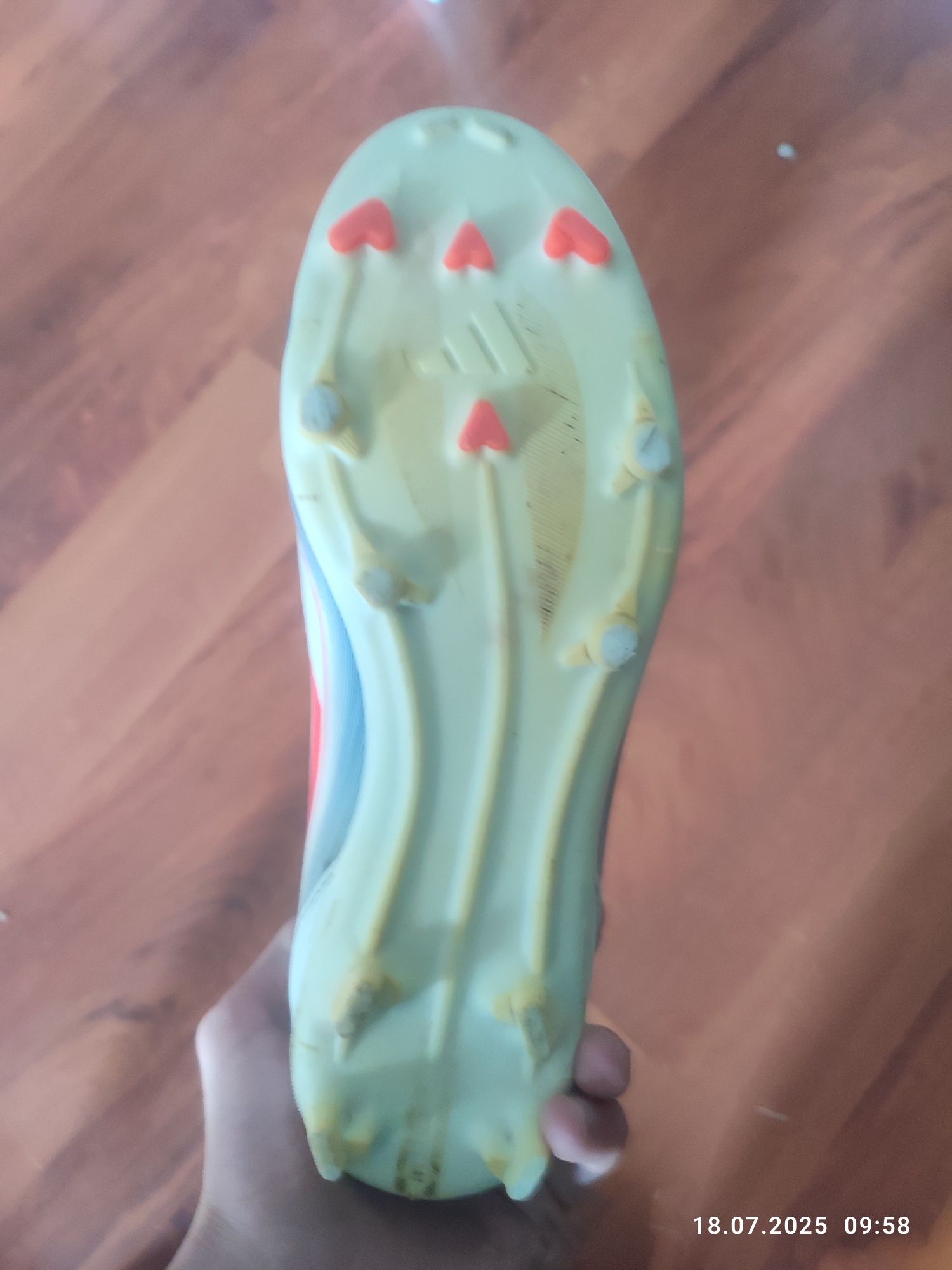 Mam na sprzedaż korki adidas f50 fiberskin  rozmiar 38