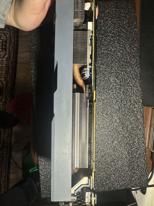 Продам видеокарту Palit gamerock 1080ti premium edition