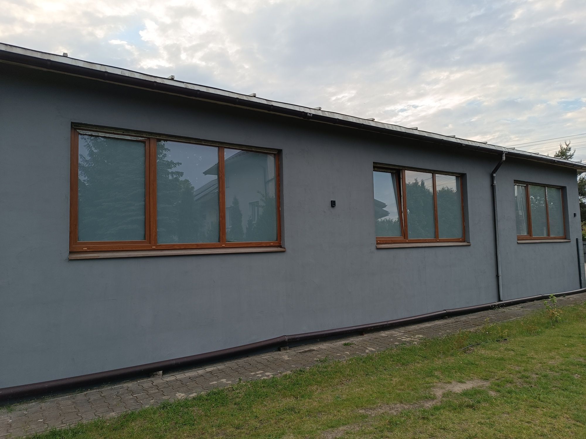 Wynajmę halę, garaż, magazyn 140 m2 Żabia Wola centrum