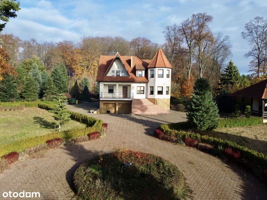 Piekny dom z Parkiem