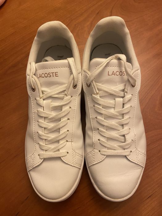 Sapatilhas de mulher, tamanho 38 marca Lacoste