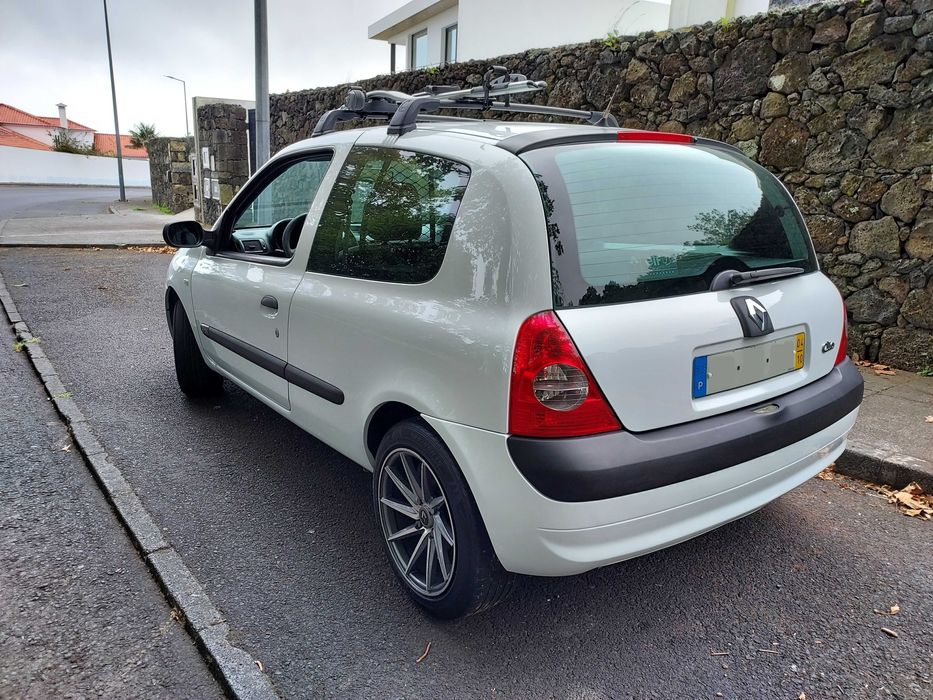 Renault Clio 1.5 dCi (impecável com poucos km)