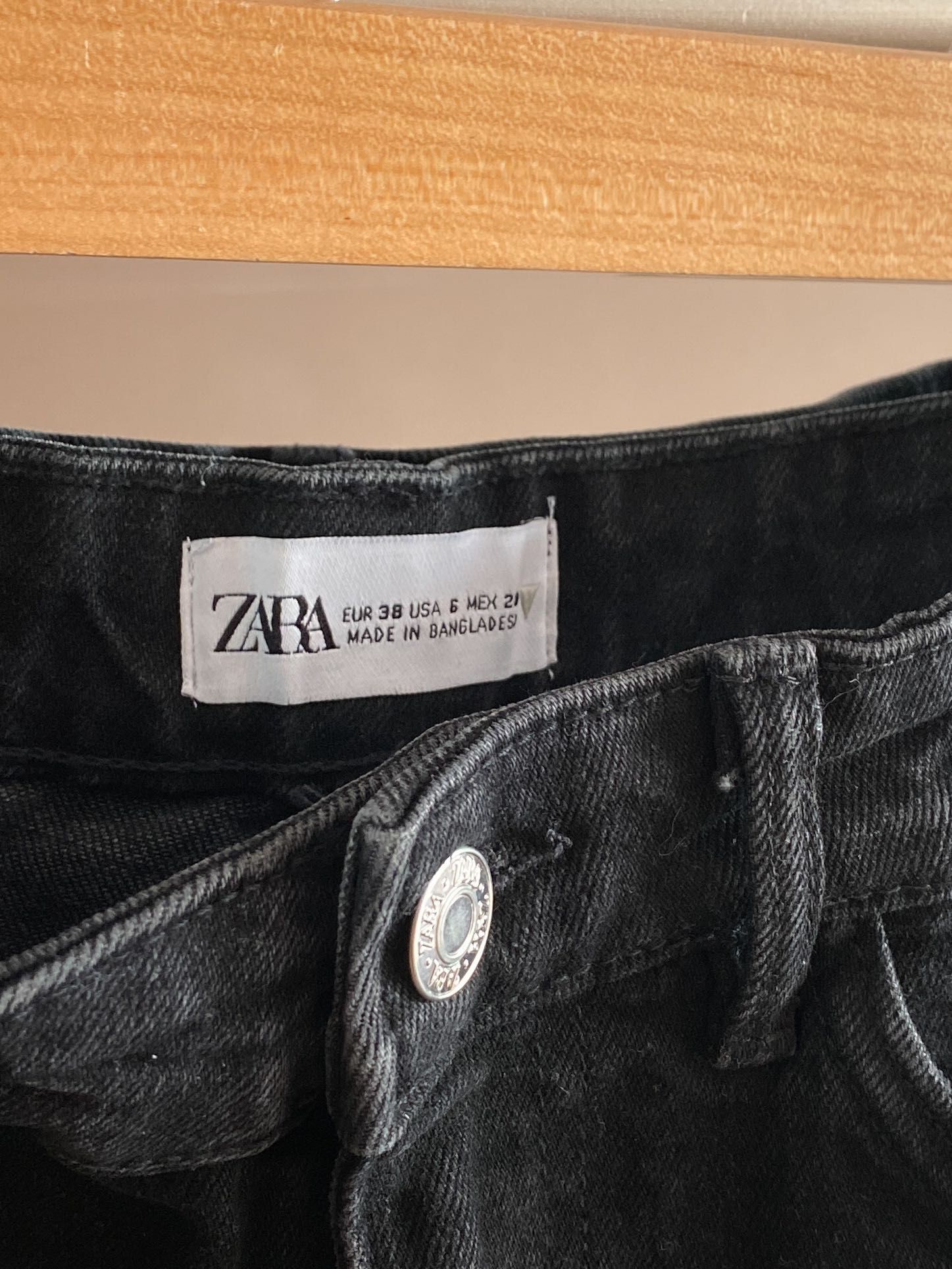 ZARA Czarne jeansowe szorty roz S/M spodenki szarpane wysoki stan