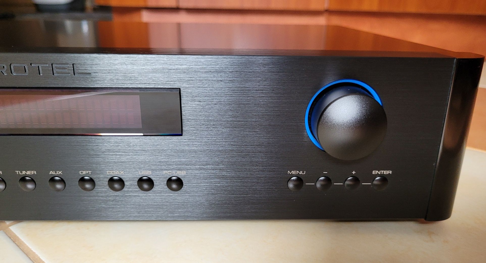 Przedwzmacniacz ROTEL RC-1570