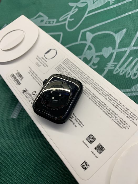 Продам часи apple watch 8 45mm все працює