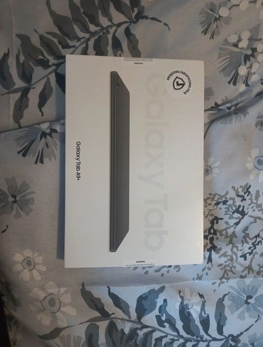 Samsung Galaxy Tab A9+ z rysikiem