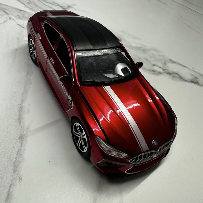 Машинка BMW червона
