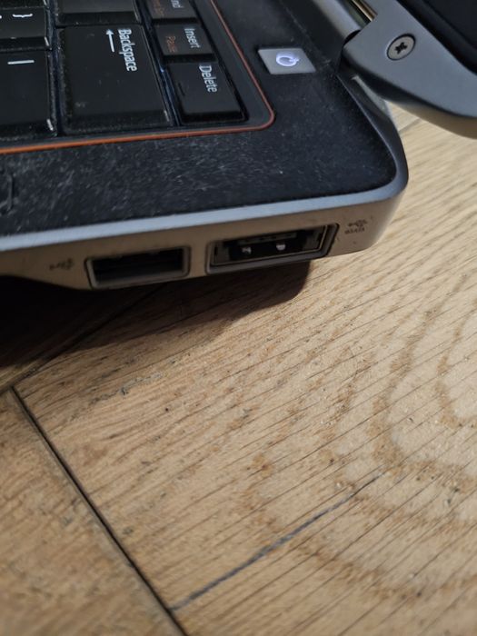Laptop Dell Latitude E6320 z ładowarką sprawny