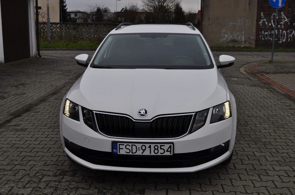 Skoda Octavia LIFT 1.6TDI 115KM 2018r zarejestrowany TABLET LED F.Vat