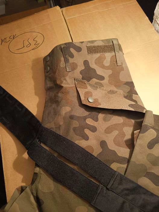 spodnie z laminatu deszczochronne ,moro, męskie M/L