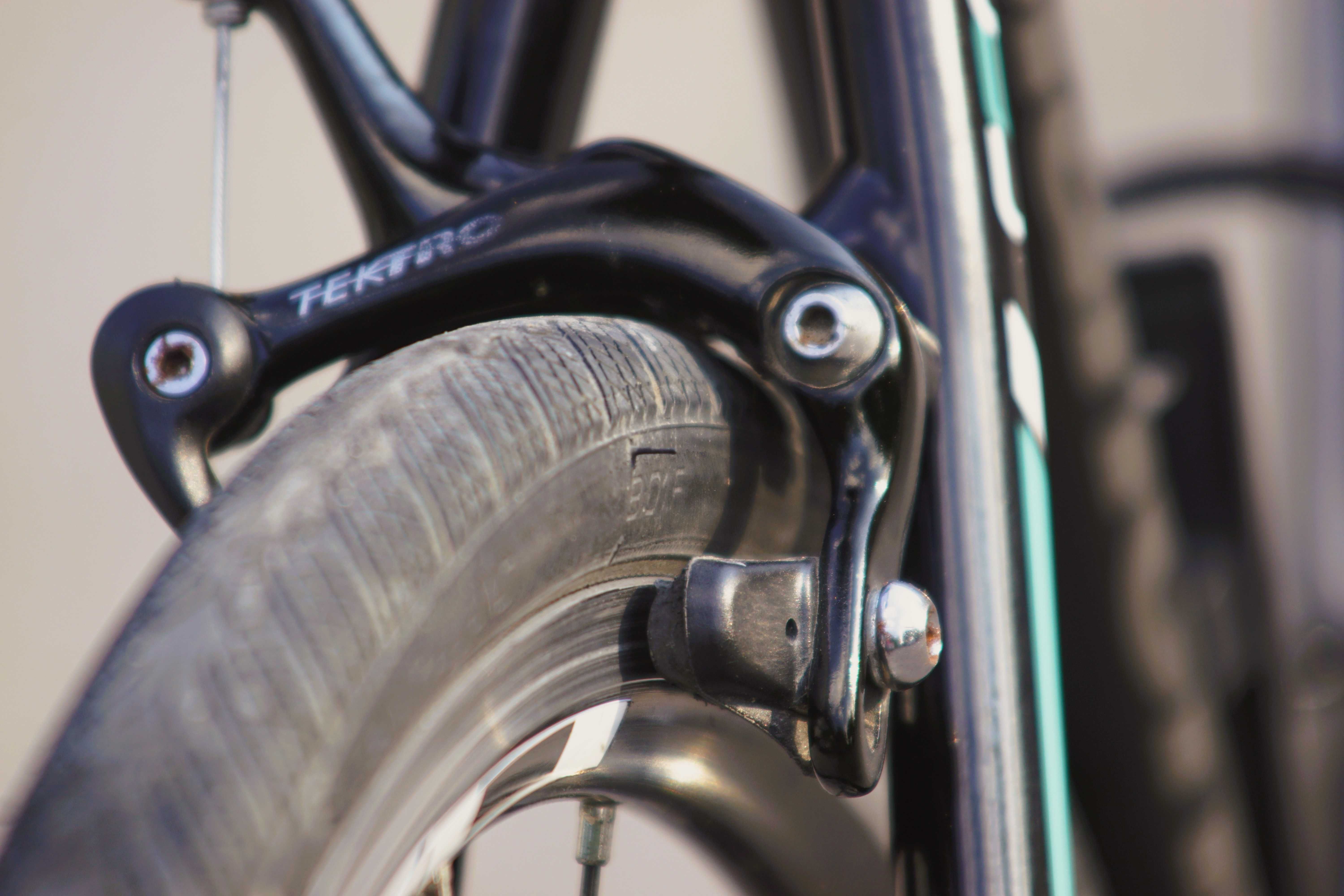 Rower szosowy endurance Bianchi Via Nirone Shimano 105 Vittoria Zafiro