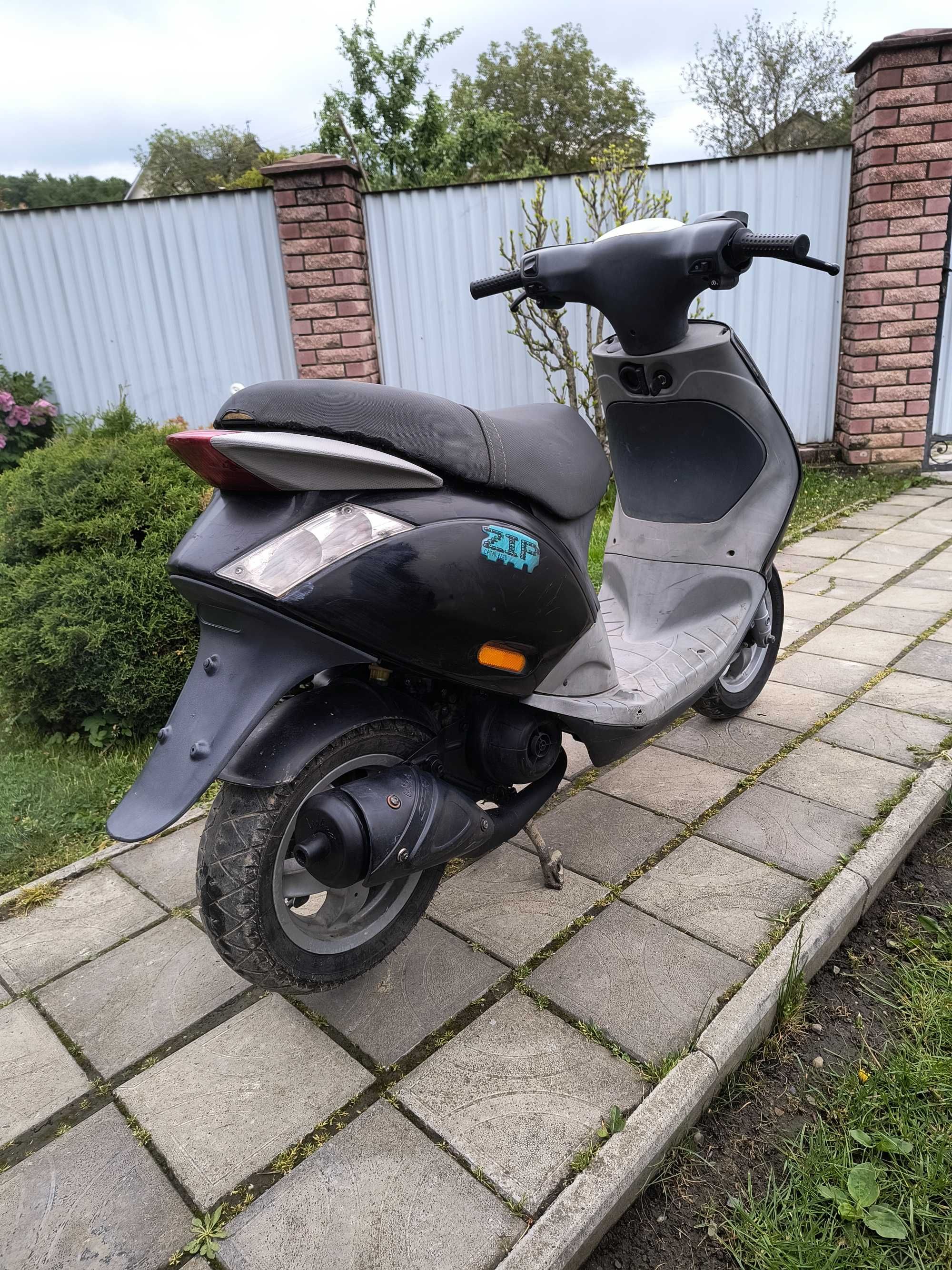 Скутер piaggio zip
