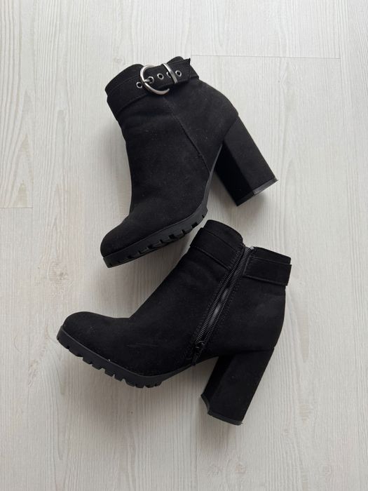 Botas tornozelo salto alto 36