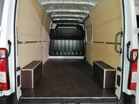 Renault Master L3H2 Standardowa zabudowa auta dostawczego busa
