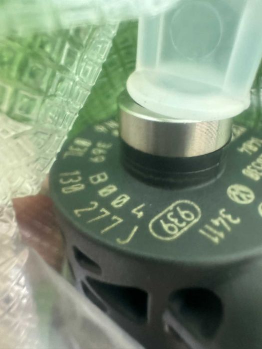 Форсунка паливна 2.0 TDI 03L130277J Volkswagen Skoda Audi 0445110369