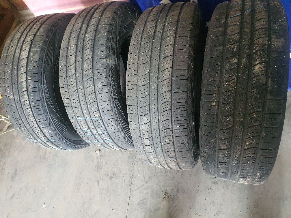 Гума для позашляховика Kumho 2018 року 245/75 r16