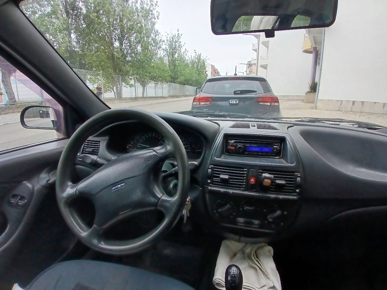 Vendo um este carro