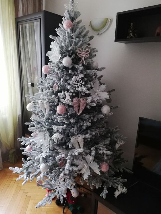 Штучна засніжена ялинка купити