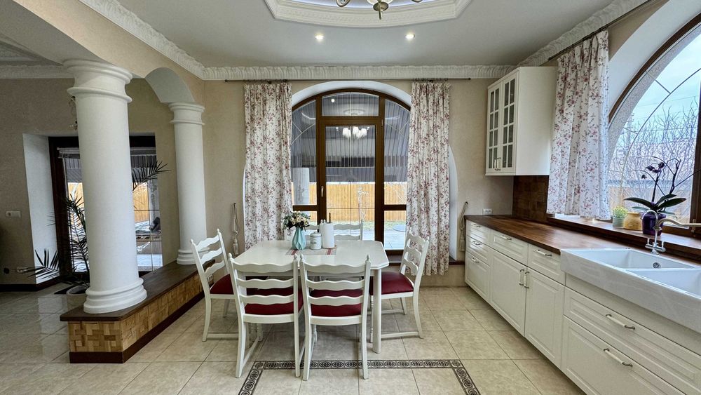 Просторий будинок з каміном! Бомбосховище. Ремонт, ландшафт.