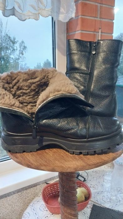 Продам жіночі чоботи