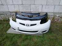 Toyota Aygo I przedni zderzak - przód