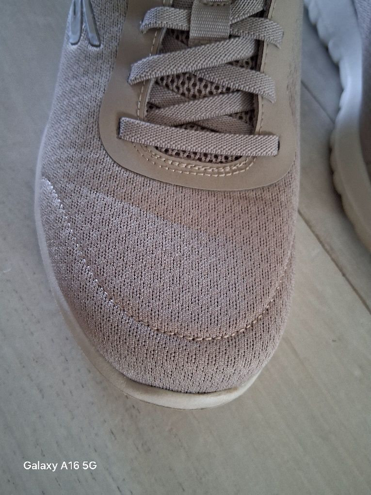 Adidasy skecher slip ins