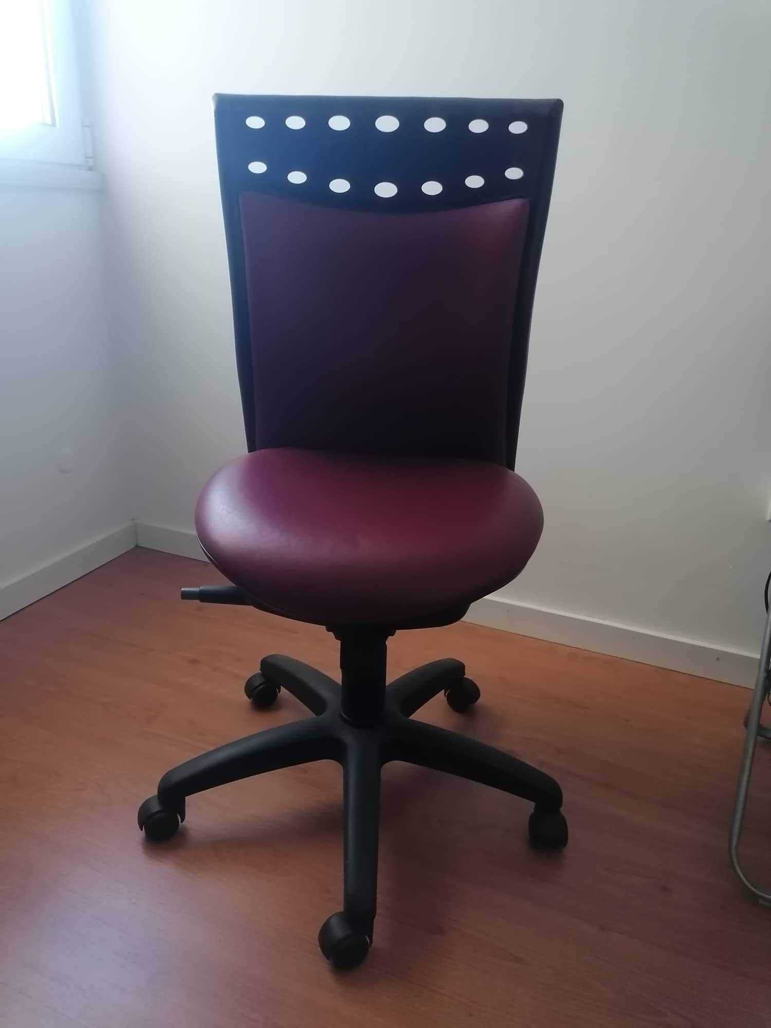 Secretária escritório e cadeira