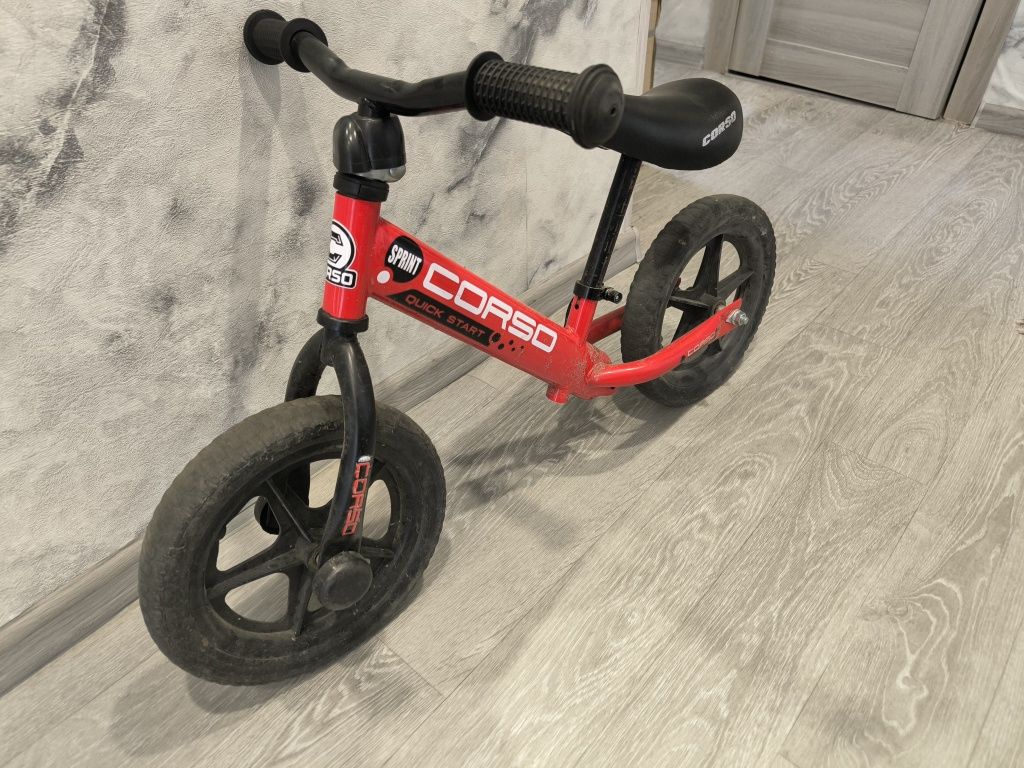 Продам дитячий біговел