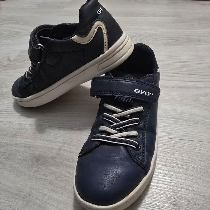Sneakersy krótki chłopięce na rzepy granatowe rozm.30 GEOX imitacje sk
