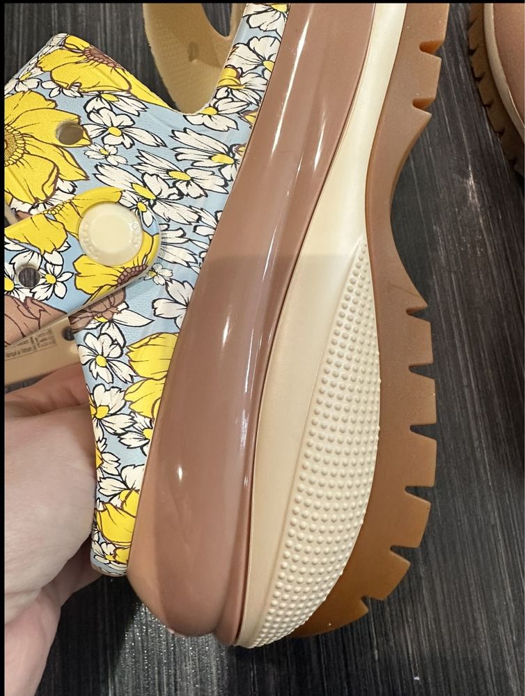 Crocs женские сандали