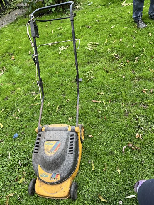 Продам газонокосарку електричну