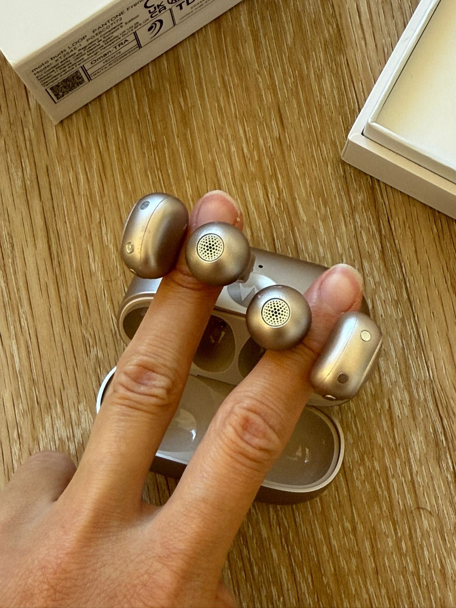 Moto Buds Loop Premium – Cristals by Swarovski