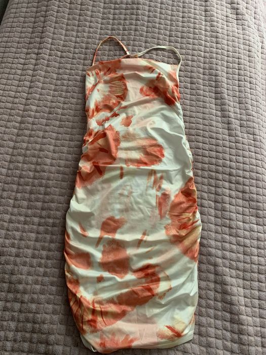 Літня обтягуюча сукня на завʼязках