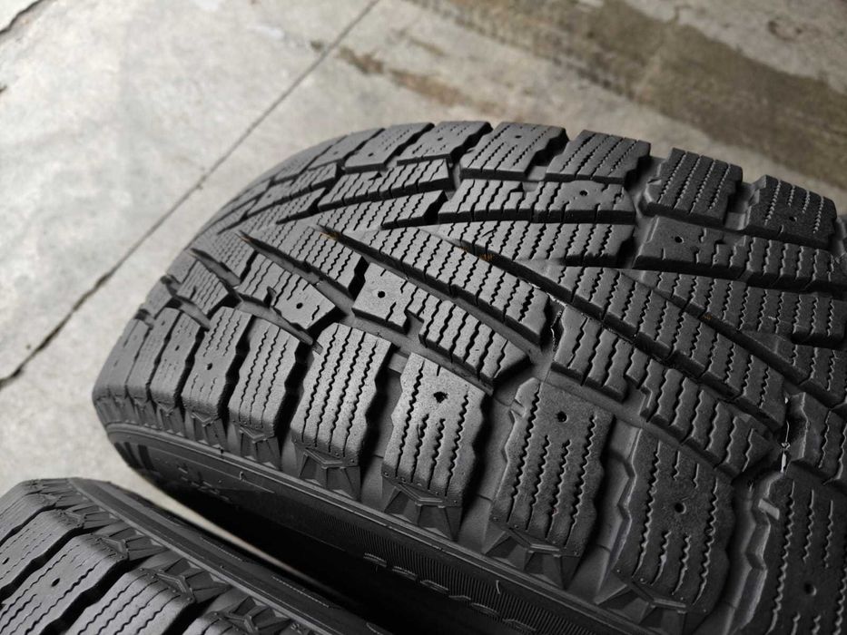 2шт R17 225 65 зимові шини Nexen  Roadstone Winguard WinSpike