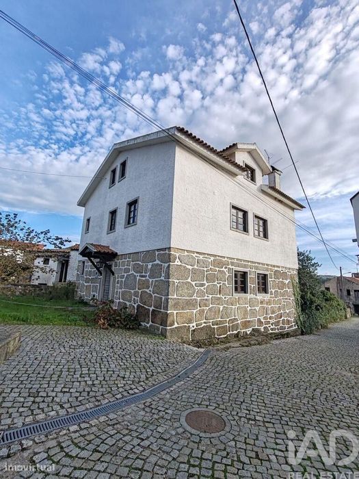 Casa de aldeia T3 em Bobadela de 117,00 m2
