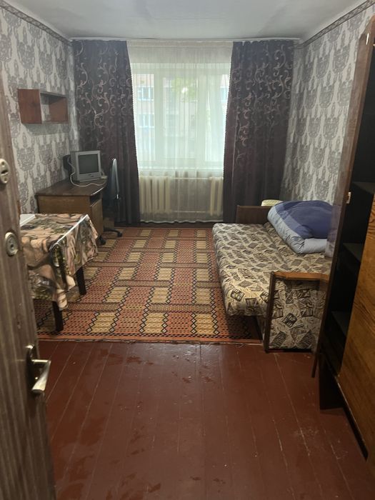 Кімната в сімейному гуртожитку4500 грн з комуналкой