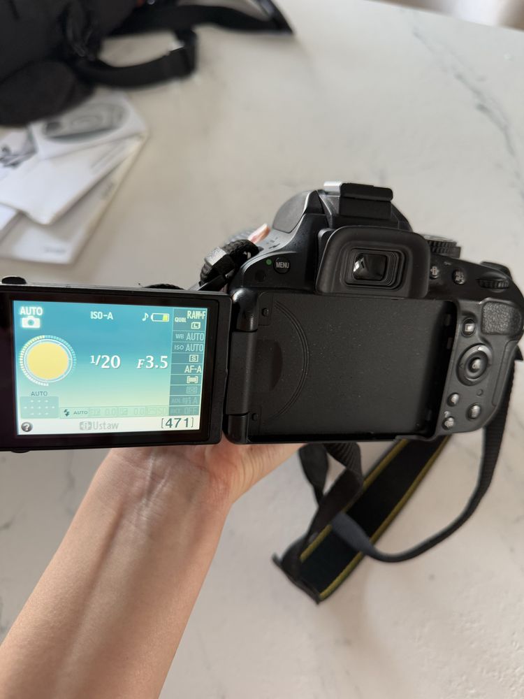Aparat Nikon D5100 + Obiektyw 18-55 mm VR Kit plus etui karta 16 GB