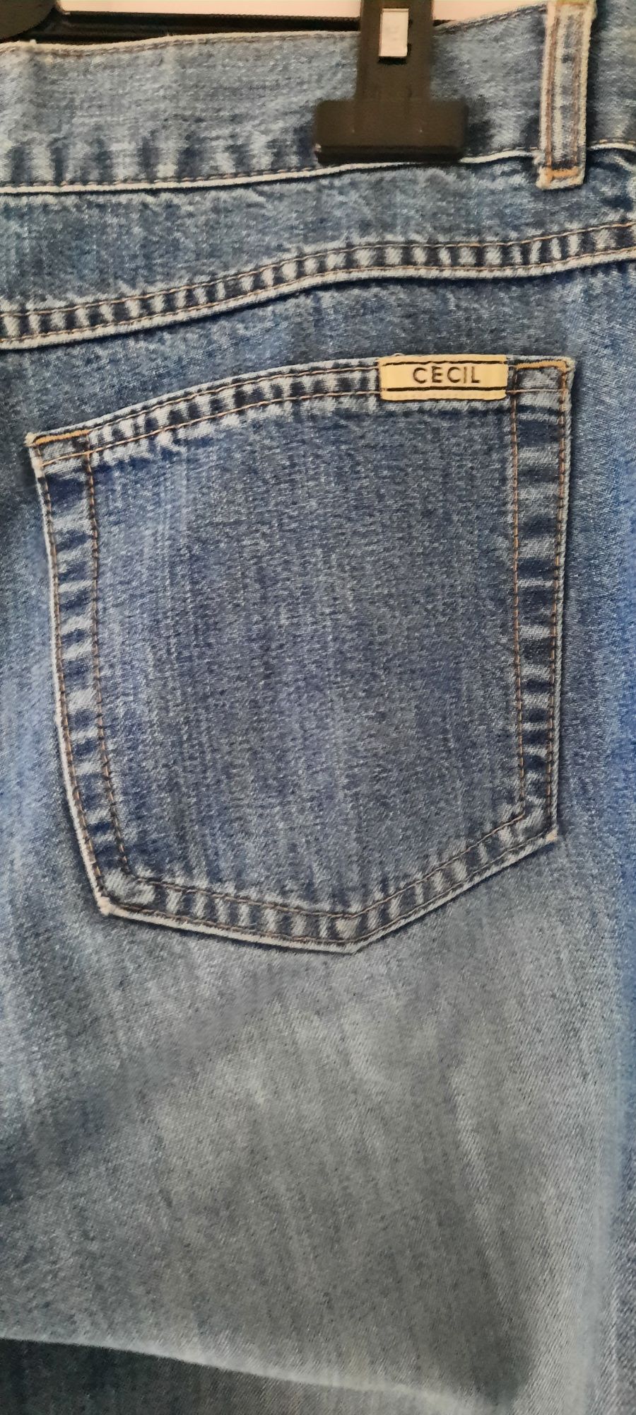 Spodnie jeans Cecil 33
