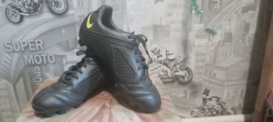 Бутсы Nike  CTR360 .Оригинал. 35 .5Срочно Новые.